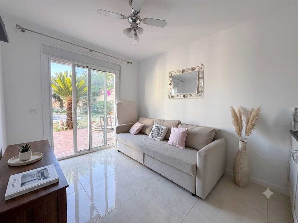 3 bedroom Villa for sale in Mijas Costa with pool garage - € 789,000 (Ref: 9965345)