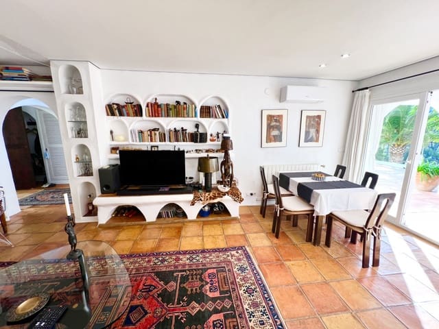 2 camera da letto Villa in vendita in Cala Llonga, Santa Eulalia / Santa Eularia con piscina garage - 1.060.000 € (Rif: 9966709)