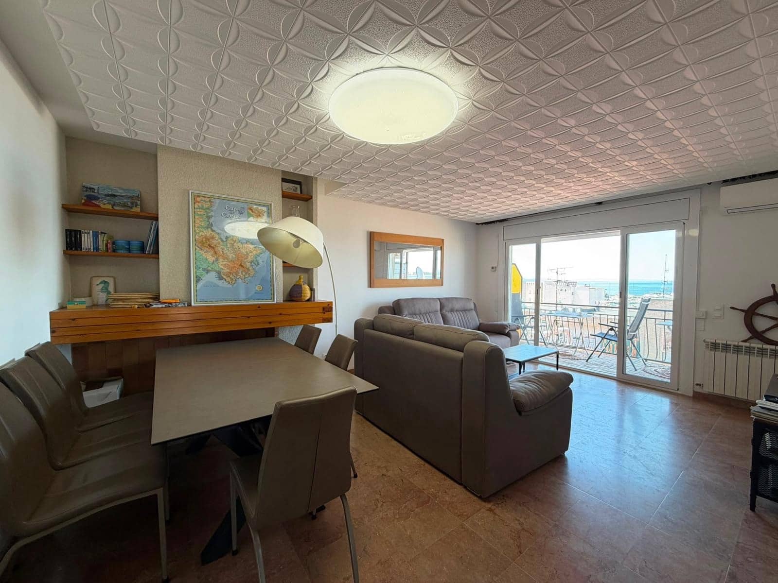 4 bedroom Apartment for sale in Roses with garage - € 399,000 (Ref: 9967837)
