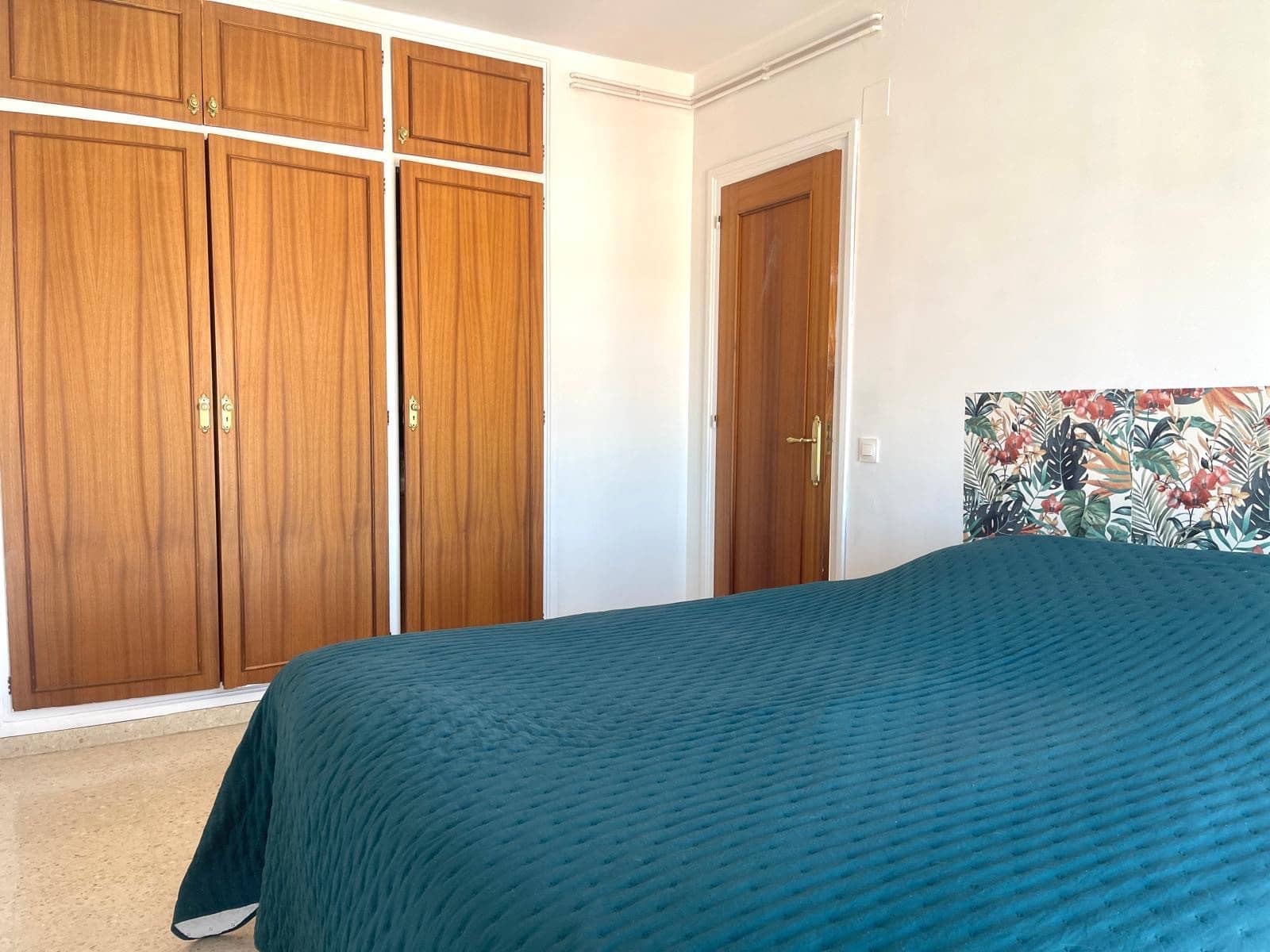4 bedroom Apartment for sale in Roses with garage - € 399,000 (Ref: 9967837)