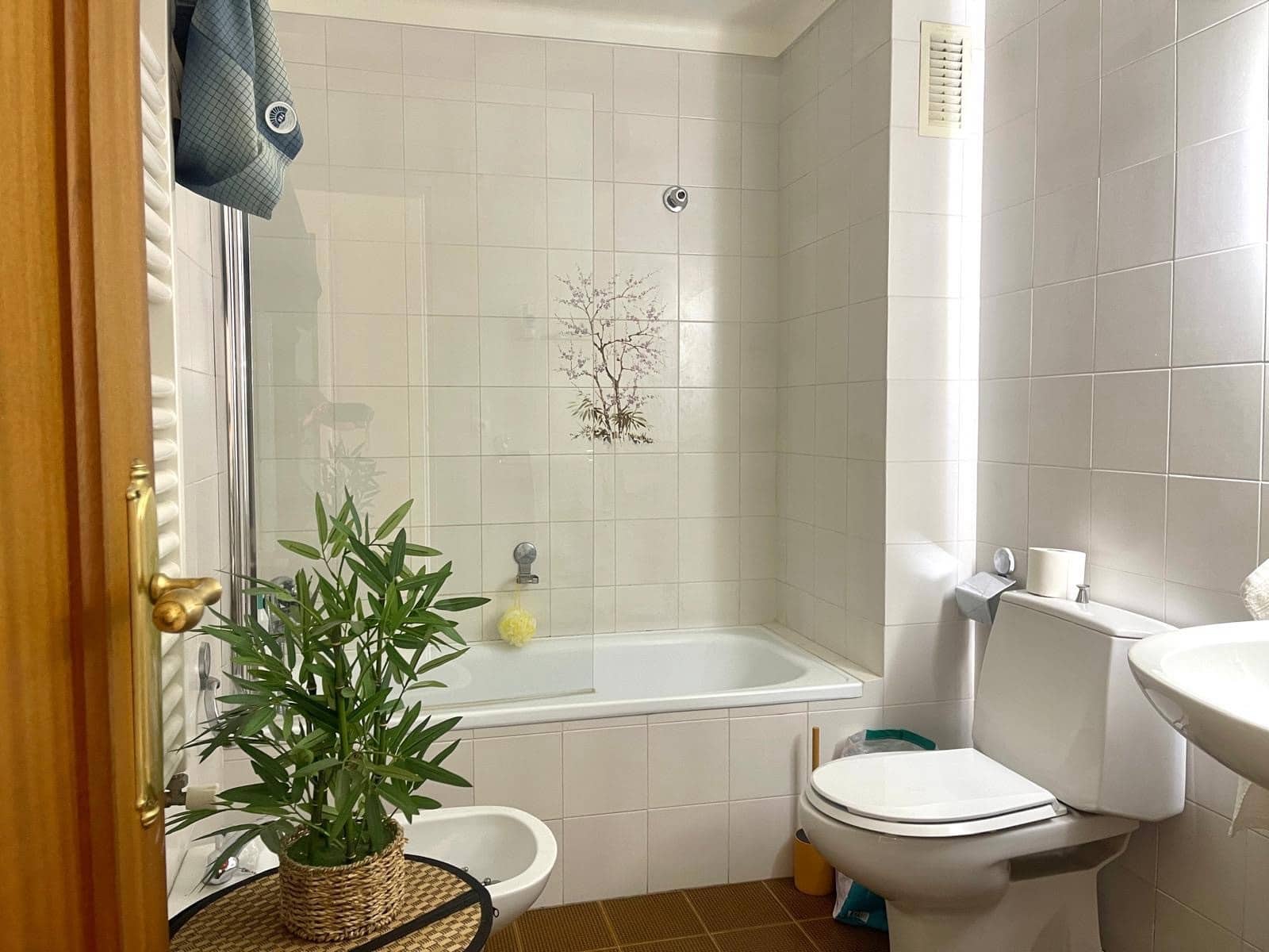4 bedroom Apartment for sale in Roses with garage - € 399,000 (Ref: 9967837)