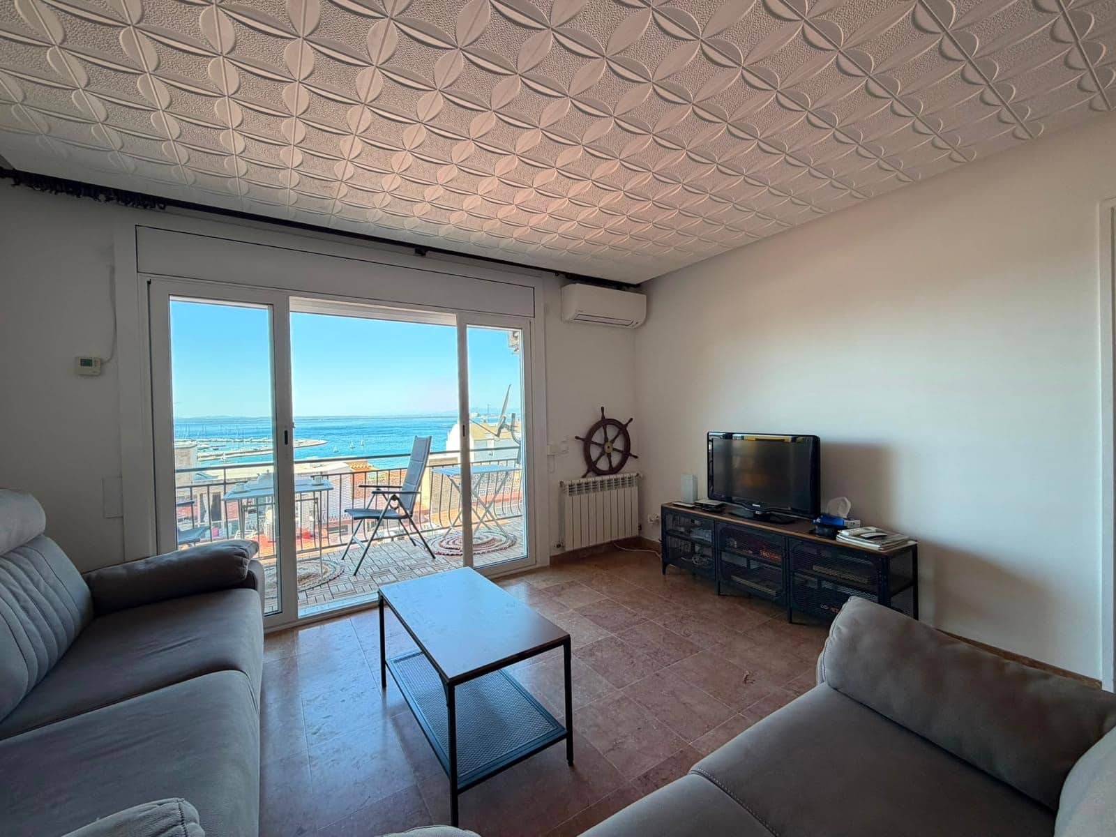 4 bedroom Apartment for sale in Roses with garage - € 399,000 (Ref: 9967837)
