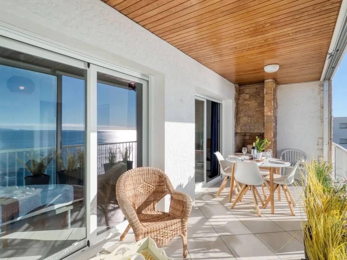 2 bedroom Apartment for sale in Roses with garage - € 330,000 (Ref: 9967838)