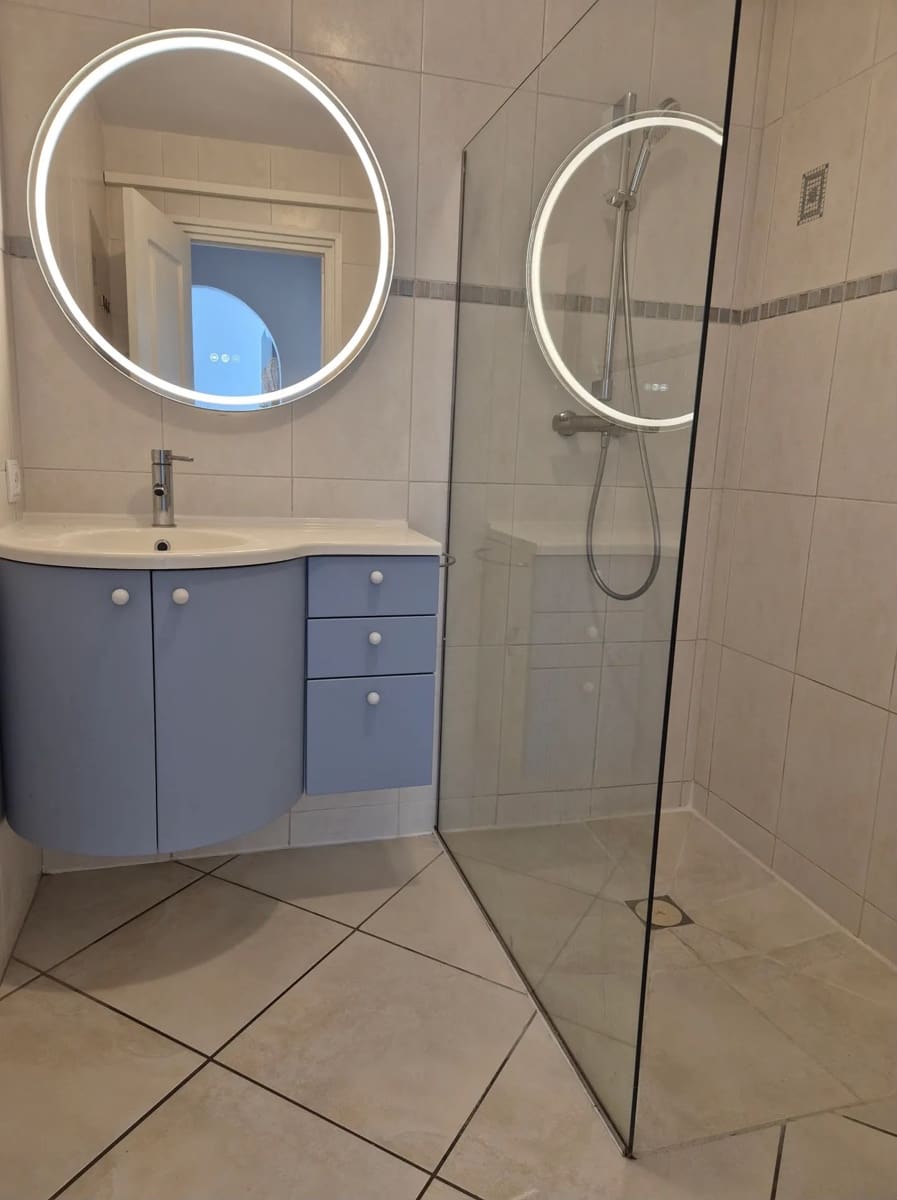 2 bedroom Apartment for sale in Roses with garage - € 330,000 (Ref: 9967838)