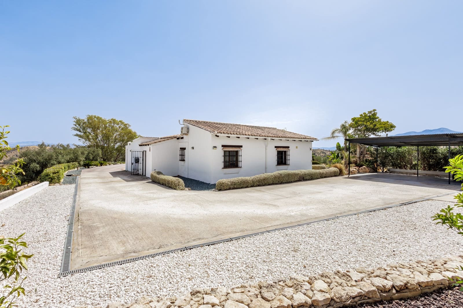 3 bedroom Villa for sale in Coin with pool garage - € 745,000 (Ref: 9973379)