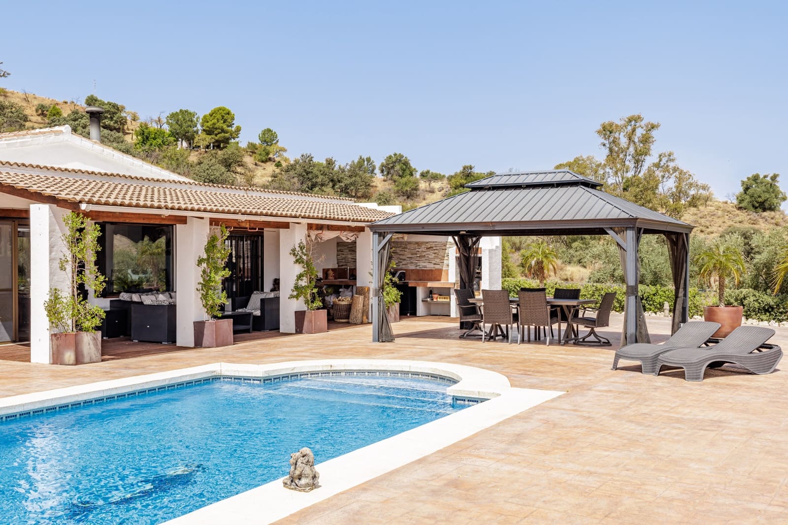 3 bedroom Villa for sale in Coin with pool garage - € 745,000 (Ref: 9973379)
