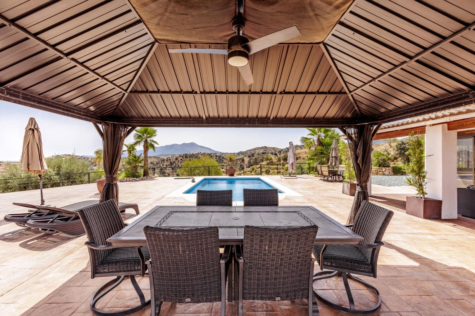 3 bedroom Villa for sale in Coin with pool garage - € 745,000 (Ref: 9973379)