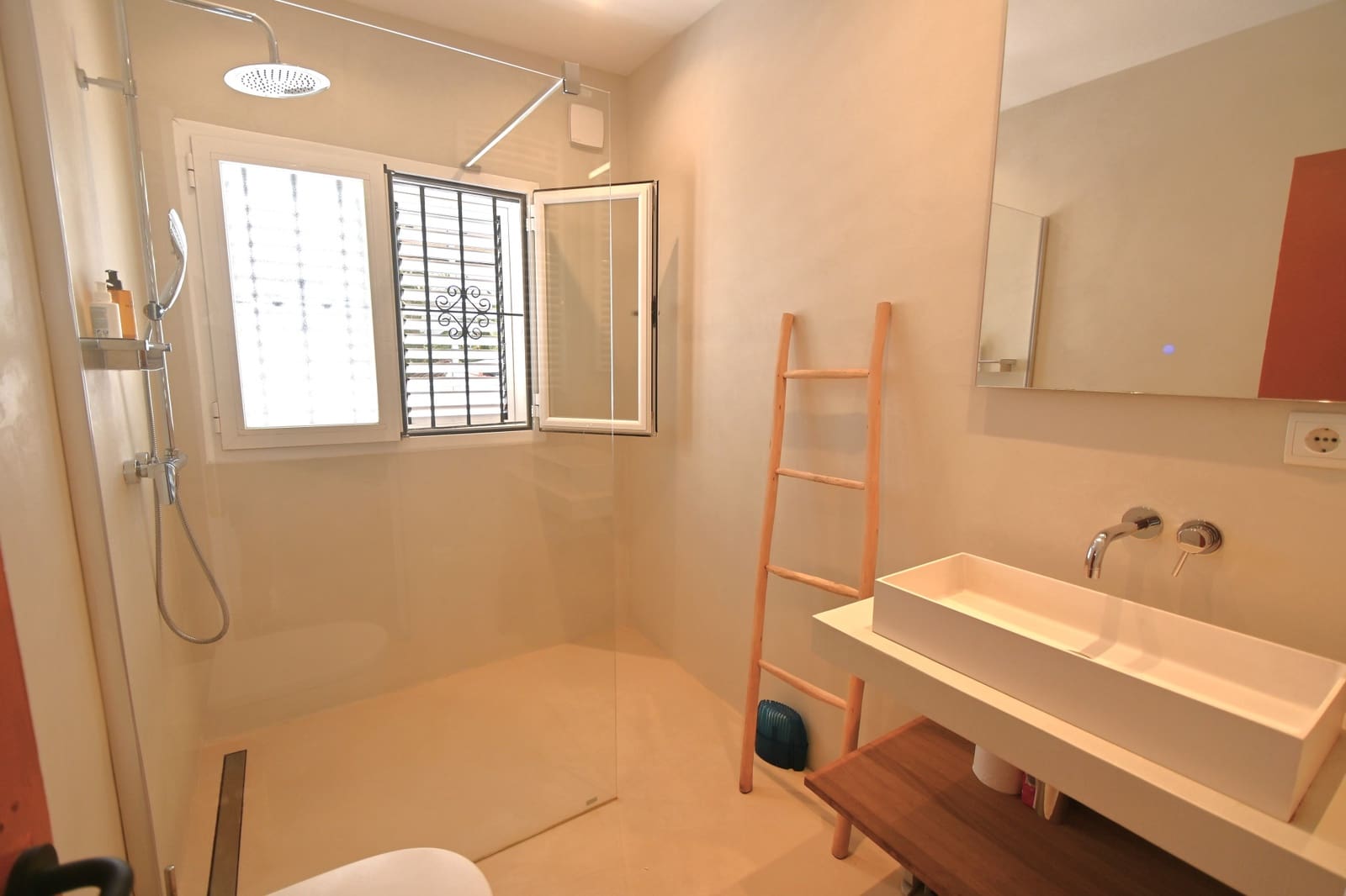 5 bedroom Villa for sale in Santa Eulalia / Santa Eularia with pool garage - € 2,850,000 (Ref: 9975502)