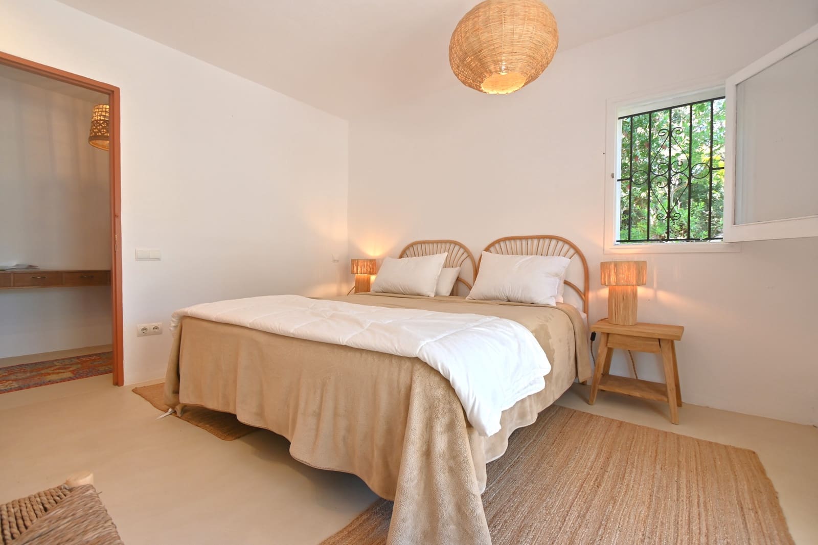 5 bedroom Villa for sale in Santa Eulalia / Santa Eularia with pool garage - € 2,850,000 (Ref: 9975502)