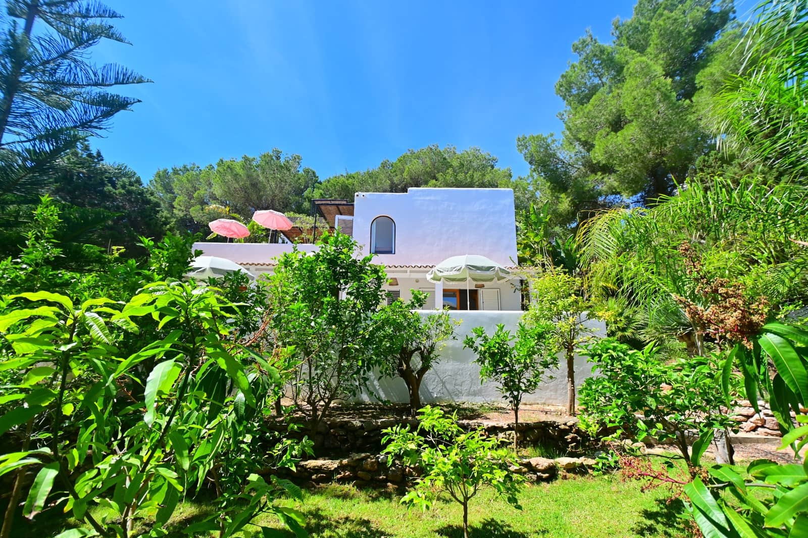 5 bedroom Villa for sale in Santa Eulalia / Santa Eularia with pool garage - € 2,850,000 (Ref: 9975502)