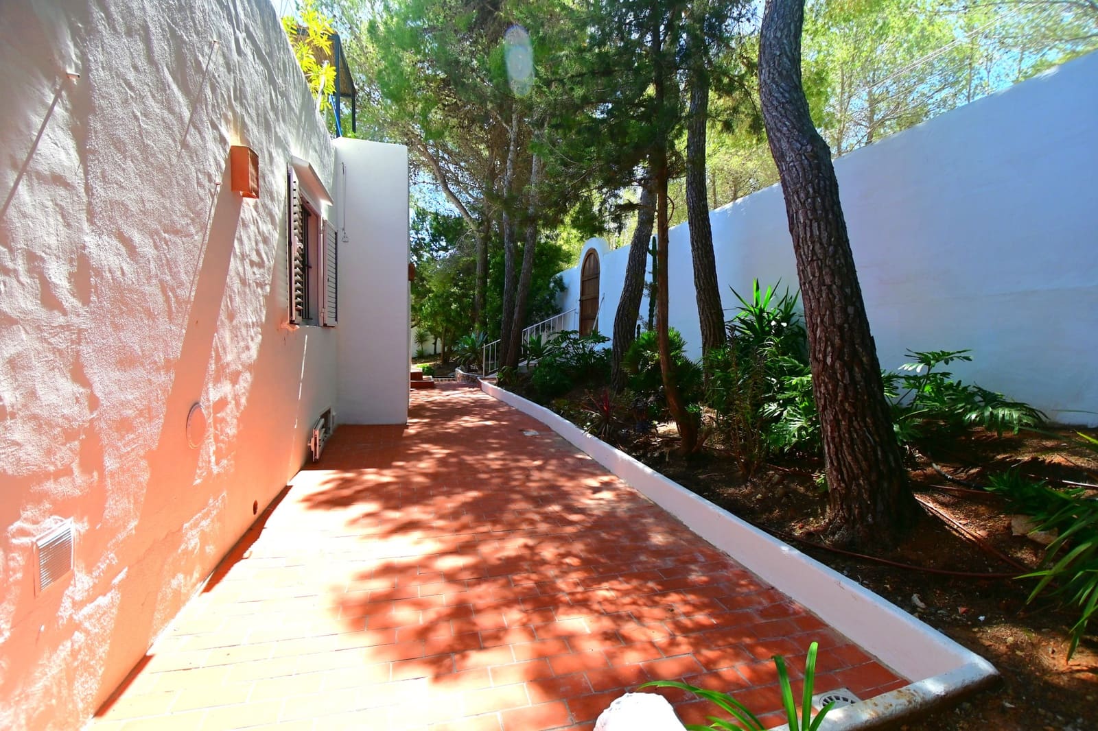 5 bedroom Villa for sale in Santa Eulalia / Santa Eularia with pool garage - € 2,850,000 (Ref: 9975502)