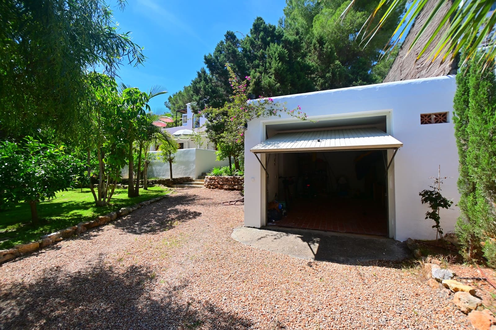 5 bedroom Villa for sale in Santa Eulalia / Santa Eularia with pool garage - € 2,850,000 (Ref: 9975502)