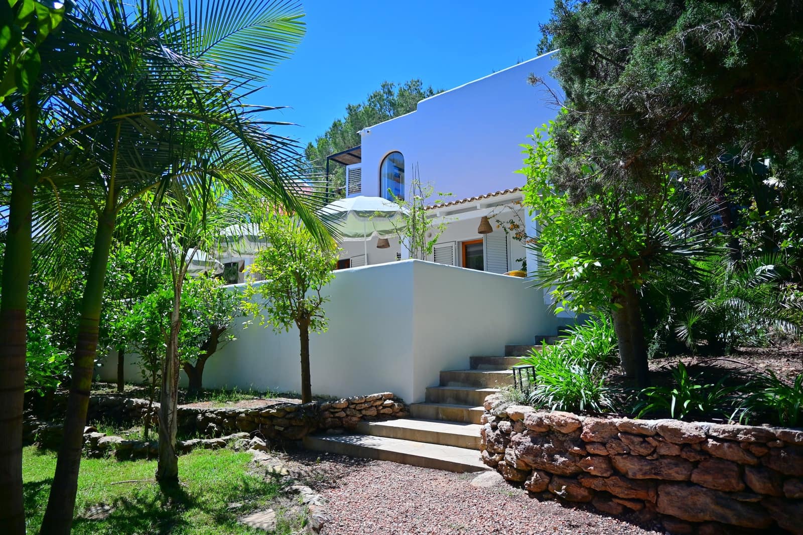 5 bedroom Villa for sale in Santa Eulalia / Santa Eularia with pool garage - € 2,850,000 (Ref: 9975502)