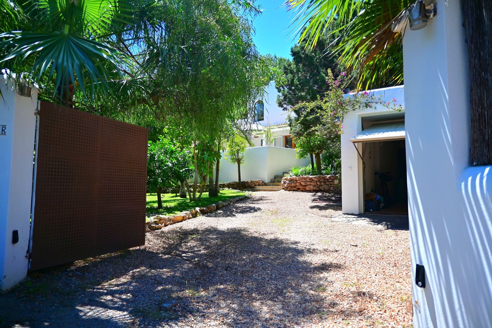 5 bedroom Villa for sale in Santa Eulalia / Santa Eularia with pool garage - € 2,850,000 (Ref: 9975502)