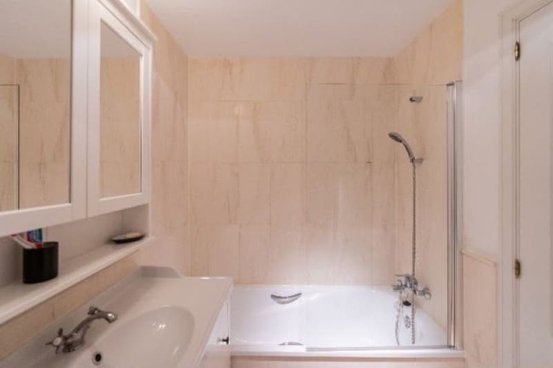 2 bedroom Apartment for sale in Calahonda with pool garage - € 849,000 (Ref: 9977379)