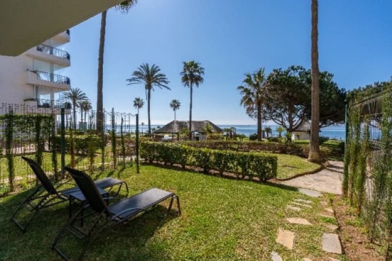 2 bedroom Apartment for sale in Calahonda with pool garage - € 849,000 (Ref: 9977379)