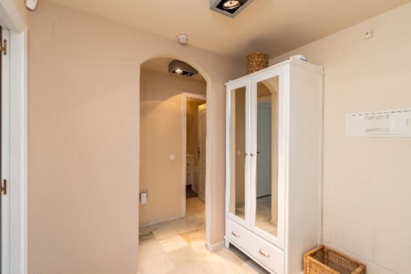 2 bedroom Apartment for sale in Calahonda with pool garage - € 849,000 (Ref: 9977379)