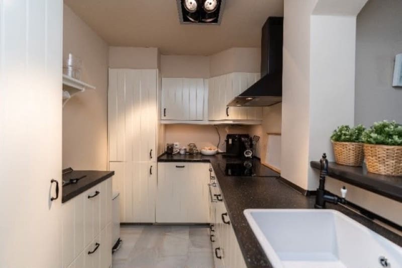 2 bedroom Apartment for sale in Calahonda with pool garage - € 849,000 (Ref: 9977379)