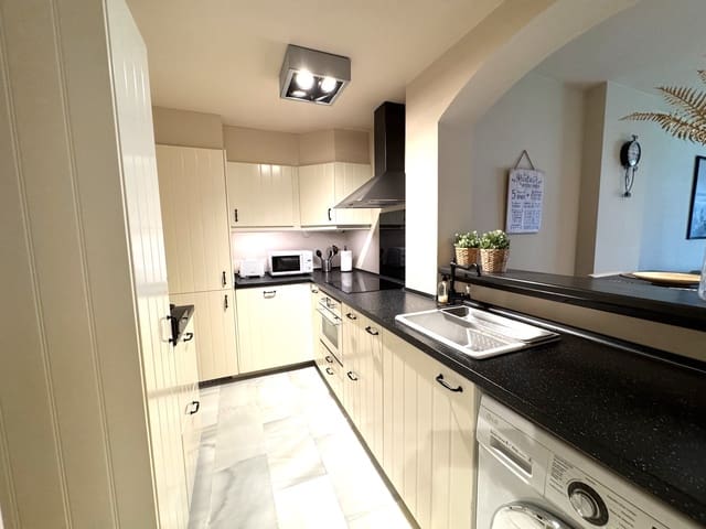 2 sypialnia Apartament na sprzedaż w Calahonda, Mijas z basenem garażem - 828 000 € (Ref: 9977379)