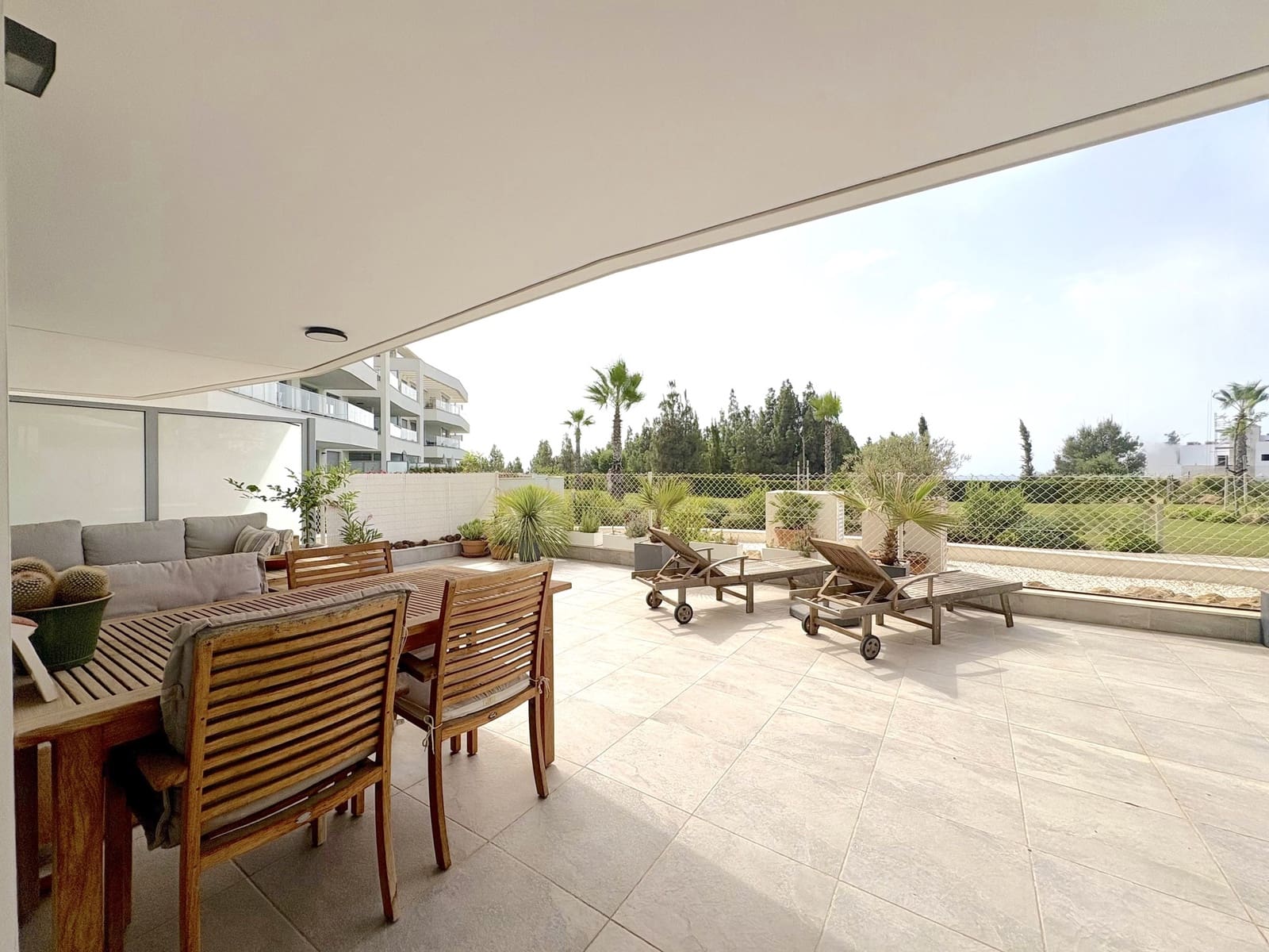 2 soverom Leilighet til salgs i El Chaparral med svømmebasseng garasje - € 475 000 (Ref: 9978969)