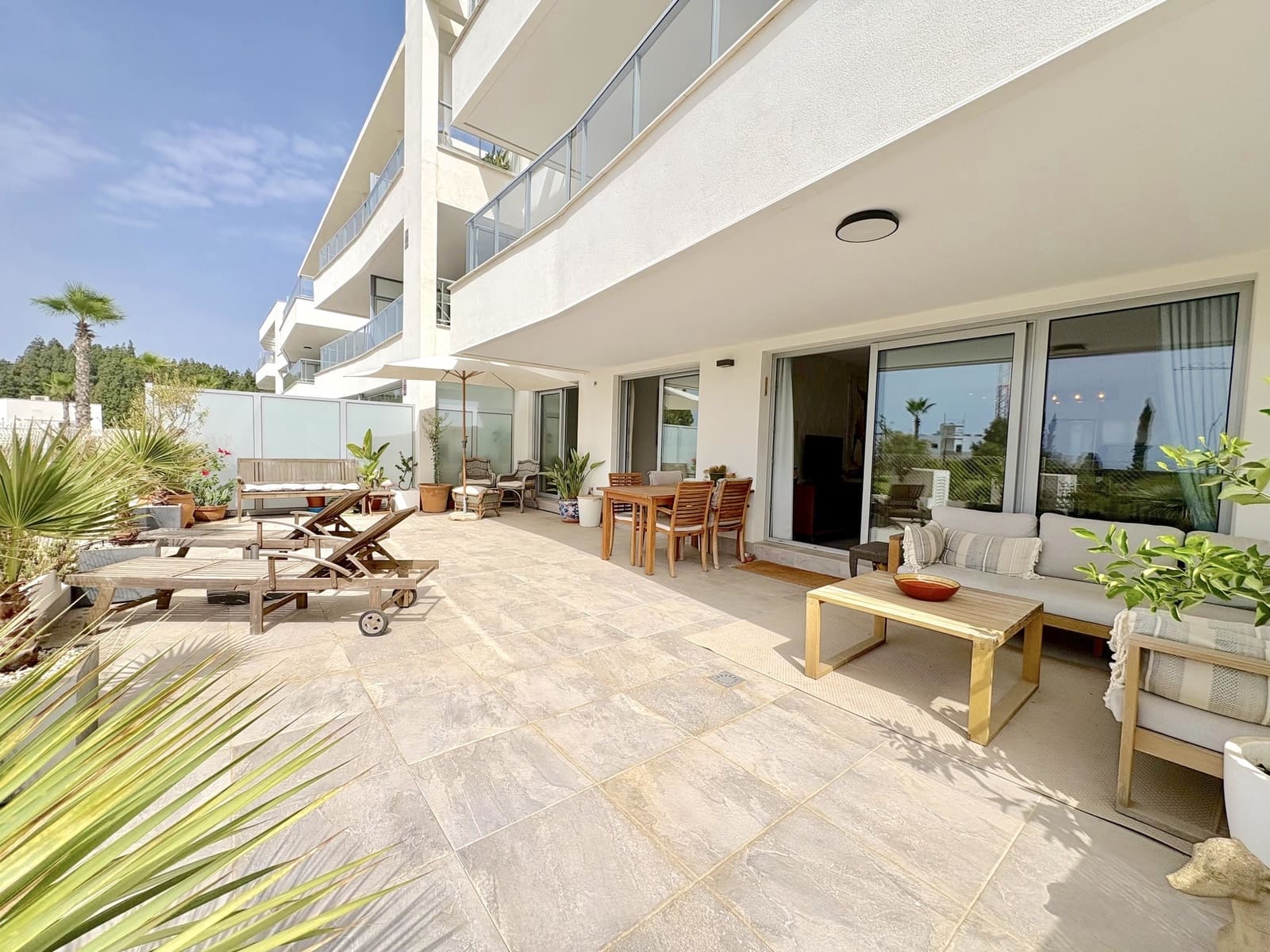 2 soverom Leilighet til salgs i El Chaparral med svømmebasseng garasje - € 475 000 (Ref: 9978969)