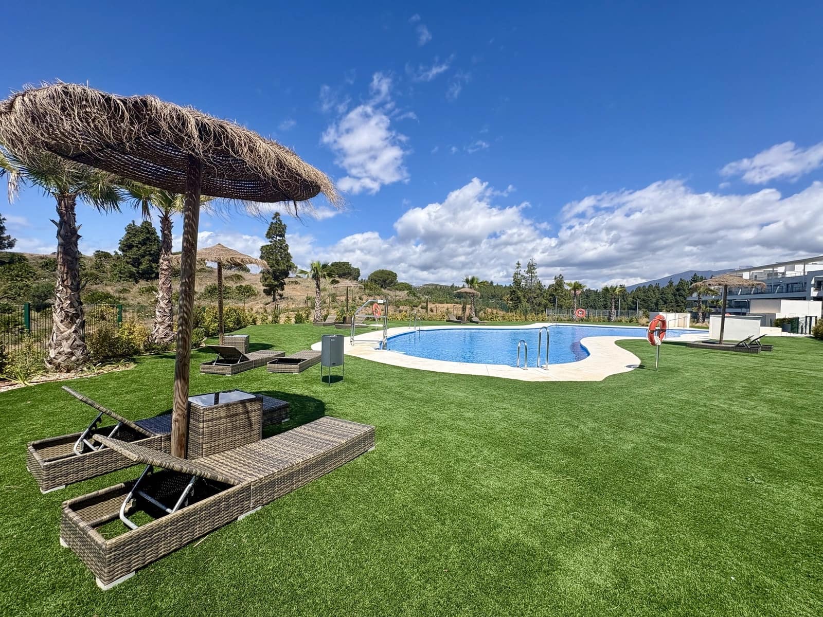 2 soverom Leilighet til salgs i El Chaparral med svømmebasseng garasje - € 475 000 (Ref: 9978969)