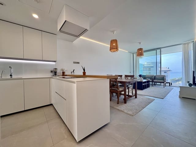 Apartamento de 2 habitaciones en Las Gaviotas  - Carvajal, Fuengirola en venta con piscina garaje - 770.000 € (Ref: 9994306)