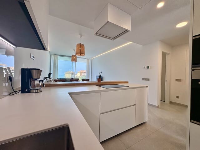 Apartamento de 2 habitaciones en Las Gaviotas  - Carvajal, Fuengirola en venta con piscina garaje - 770.000 € (Ref: 9994306)