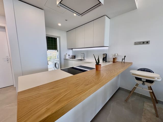 Apartamento de 2 habitaciones en Las Gaviotas  - Carvajal, Fuengirola en venta con piscina garaje - 770.000 € (Ref: 9994306)