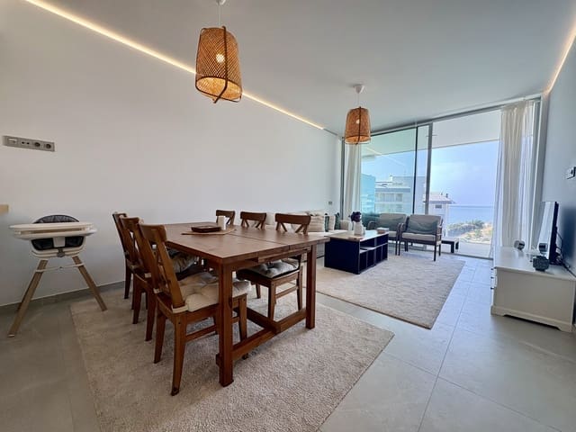 Apartamento de 2 habitaciones en Las Gaviotas  - Carvajal, Fuengirola en venta con piscina garaje - 770.000 € (Ref: 9994306)