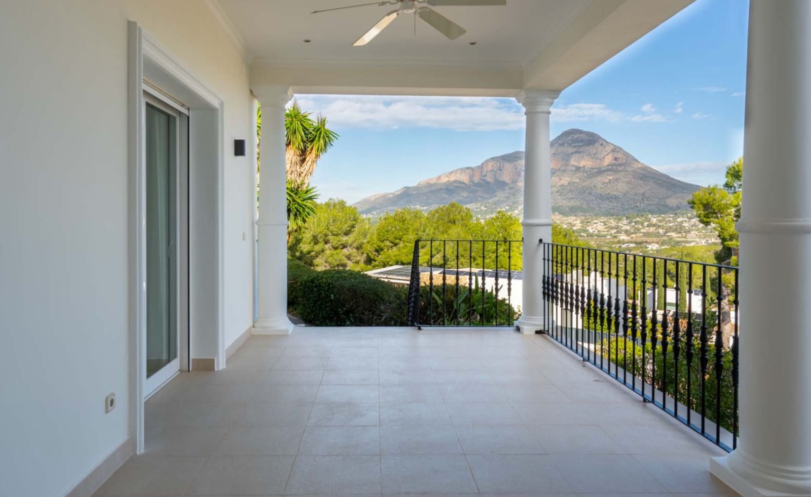 4 bedroom Villa for sale in Javea / Xabia - € 1,795,000 (Ref: 9270223)