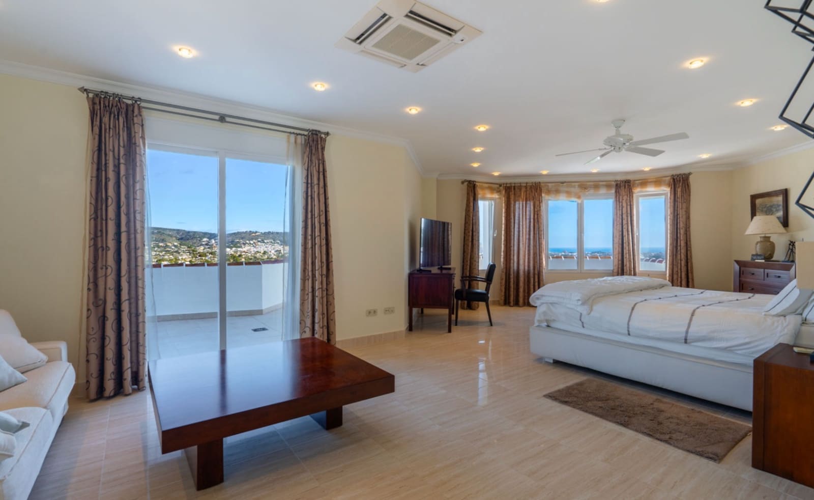 4 bedroom Villa for sale in Javea / Xabia - € 1,795,000 (Ref: 9270223)