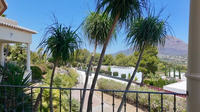 4 bedroom Villa for sale in Javea / Xàbia - € 1,795,000 (Ref: 9400101)