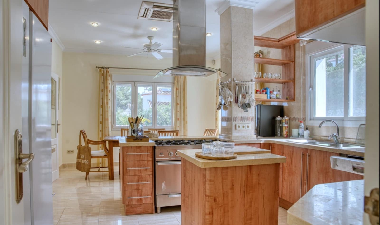 4 bedroom Villa for sale in Javea / Xabia - € 1,795,000 (Ref: 9400101)