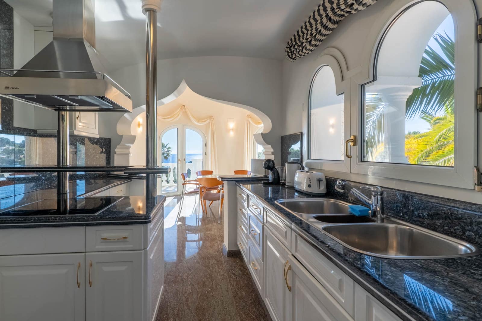 5 bedroom Villa for sale in Benissa with pool - € 1,990,000 (Ref: 9436085)