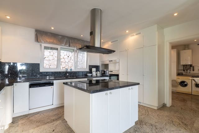 Chalet de 4 habitaciones en Moraira, Teulada-Moraira en venta con piscina - 1.990.000 € (Ref: 9436086)