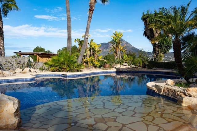 4 bedroom Villa for sale in Javea / Xàbia with pool - € 1,795,000 (Ref: 9720634)