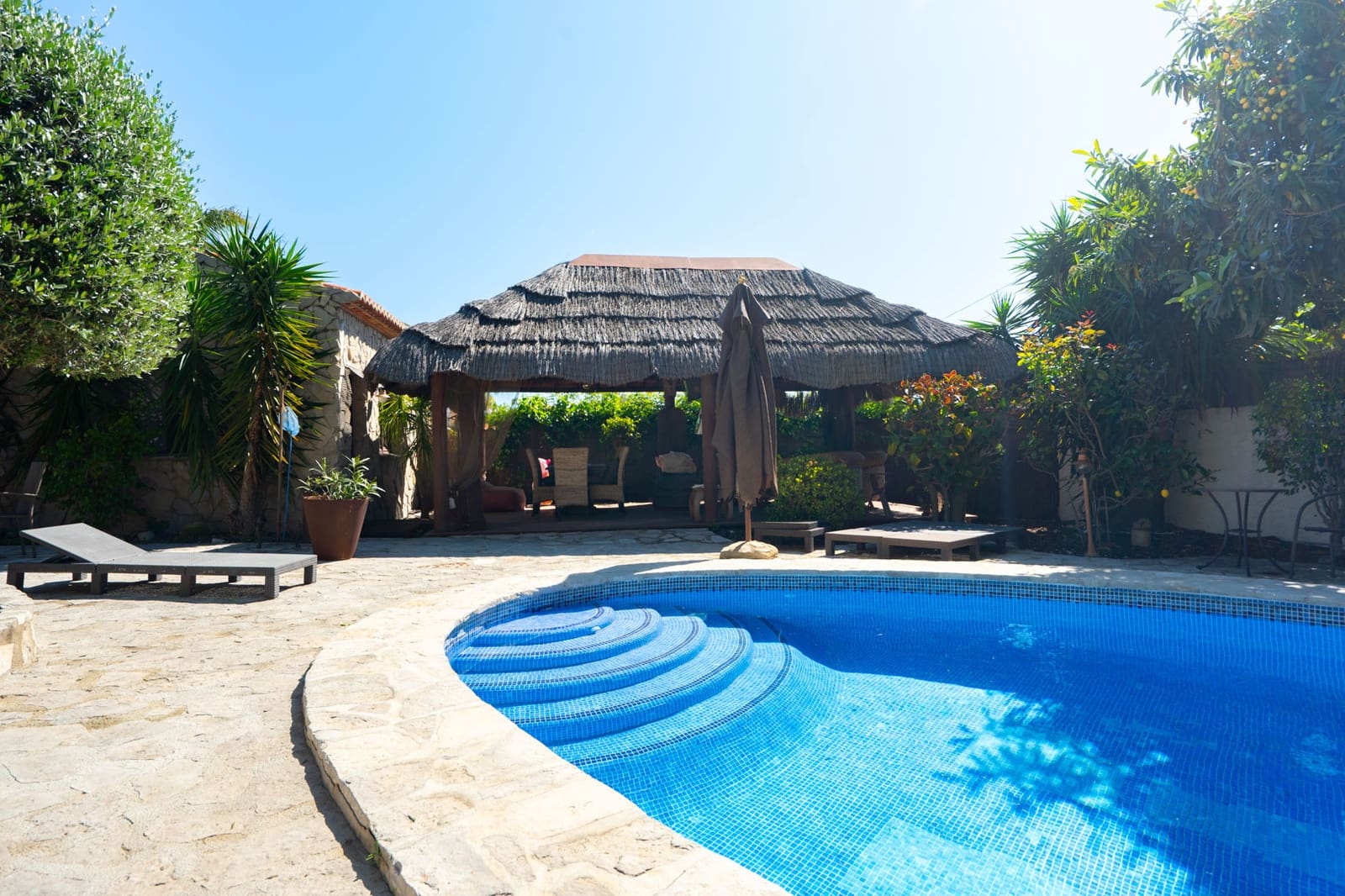 Chalet de 4 habitaciones en Javea / Xàbia en venta con piscina - 895.000 € (Ref: 9800755)