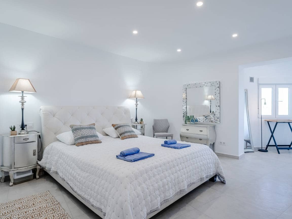5 bedroom Villa for sale in Javea / Xabia - € 2,395,000 (Ref: 9987212)