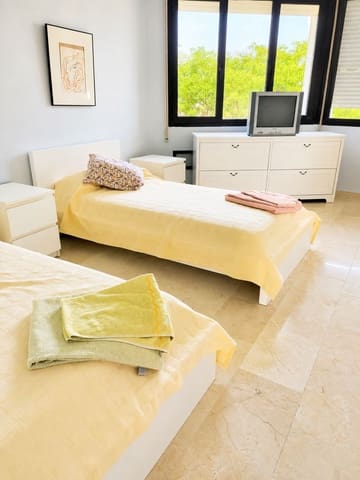 Appartement de 3 chambres à louer à El Rosario, Marbella avec piscine garage - 2 300 € (Ref: 10008093)