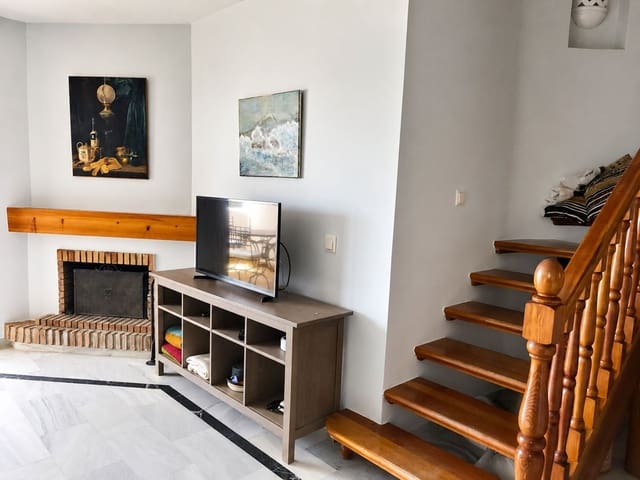Appartement de 3 chambres à louer à El Rosario, Marbella avec piscine garage - 2 300 € (Ref: 10008093)