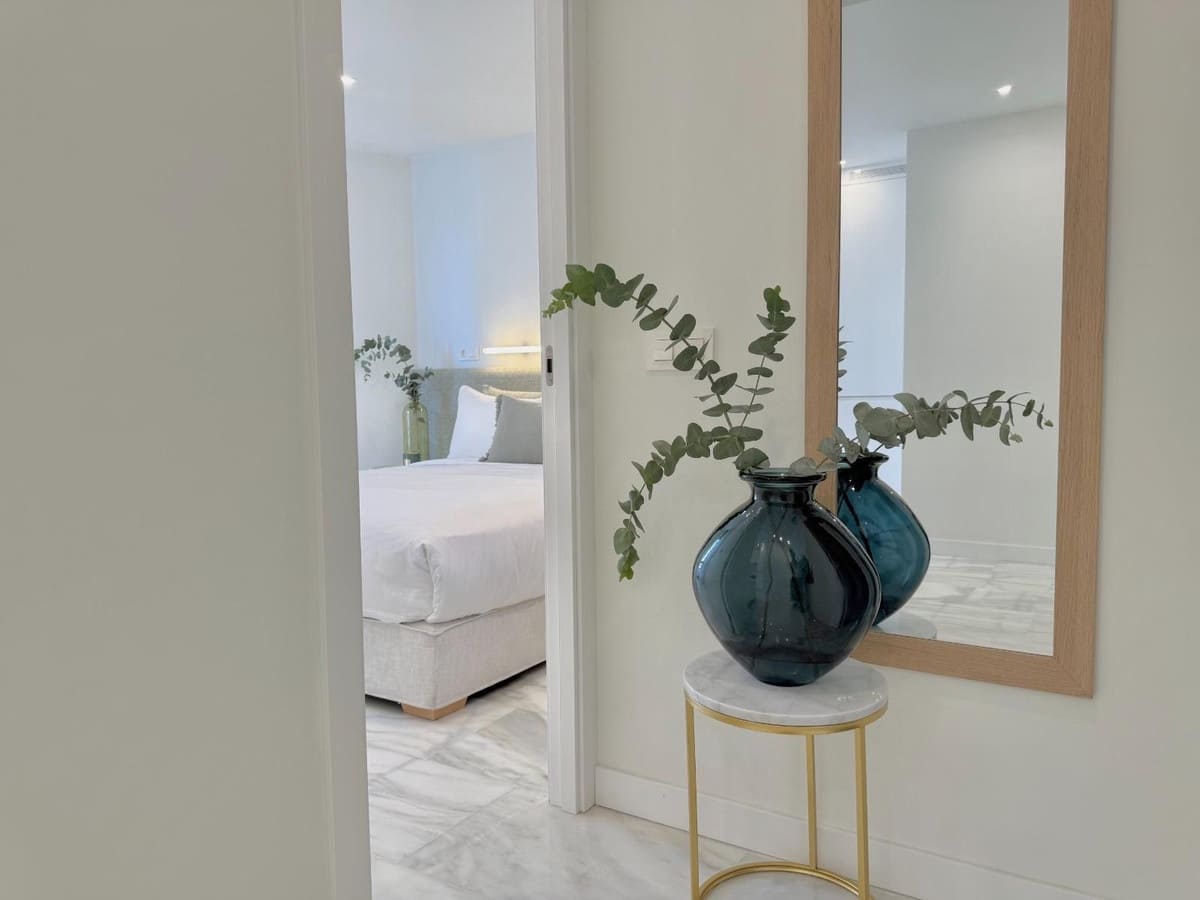2 slaapkamer Appartement te huur in Malaga stad - € 2.500 (Ref: 10009901)