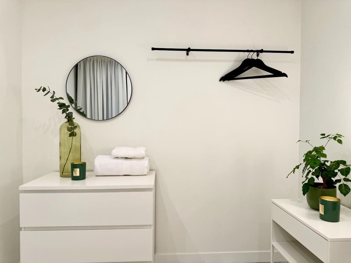 2 slaapkamer Appartement te huur in Malaga stad - € 2.500 (Ref: 10009901)