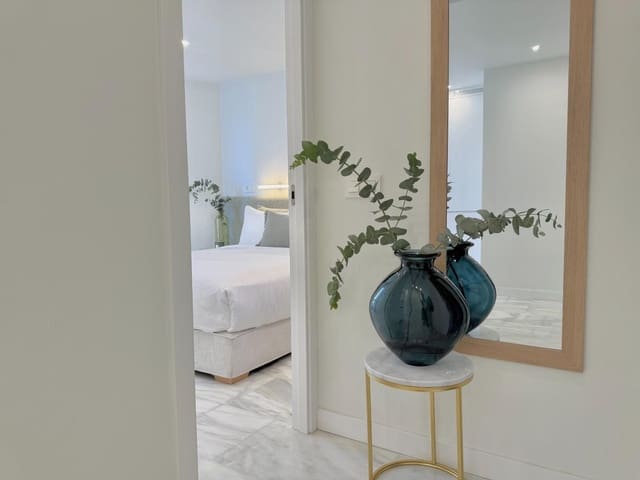 2 bedroom Apartment for rent in La Malagueta, Málaga city - € 2,500 (Ref: 10009901)