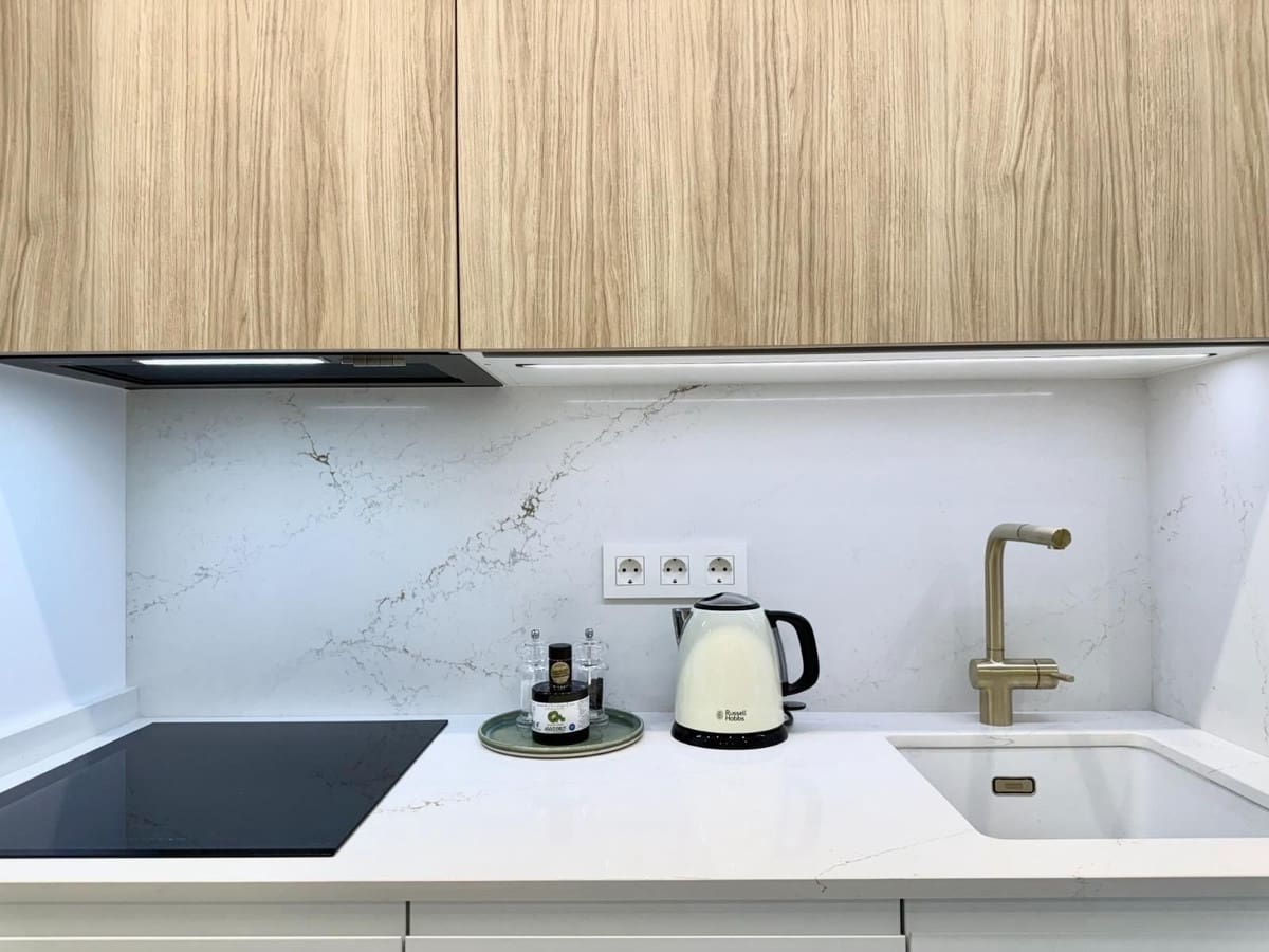 2 slaapkamer Appartement te huur in Malaga stad - € 2.500 (Ref: 10009901)
