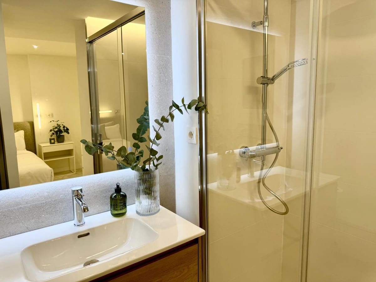 2 slaapkamer Appartement te huur in Malaga stad - € 2.500 (Ref: 10009901)