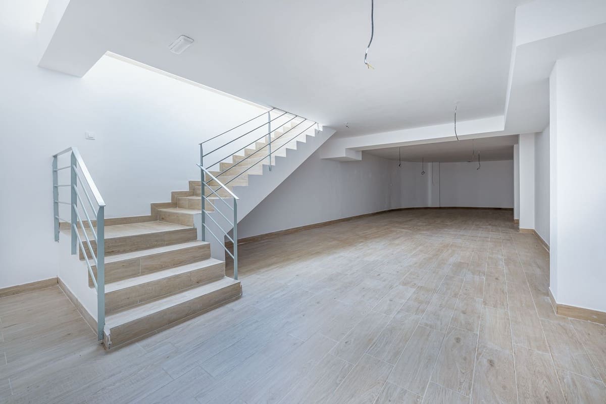 Office for rent in Cancelada - € 2,350 (Ref: 10021669)