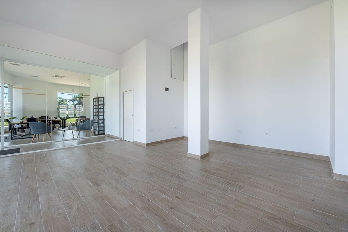 Office for rent in Cancelada - € 2,350 (Ref: 10021669)