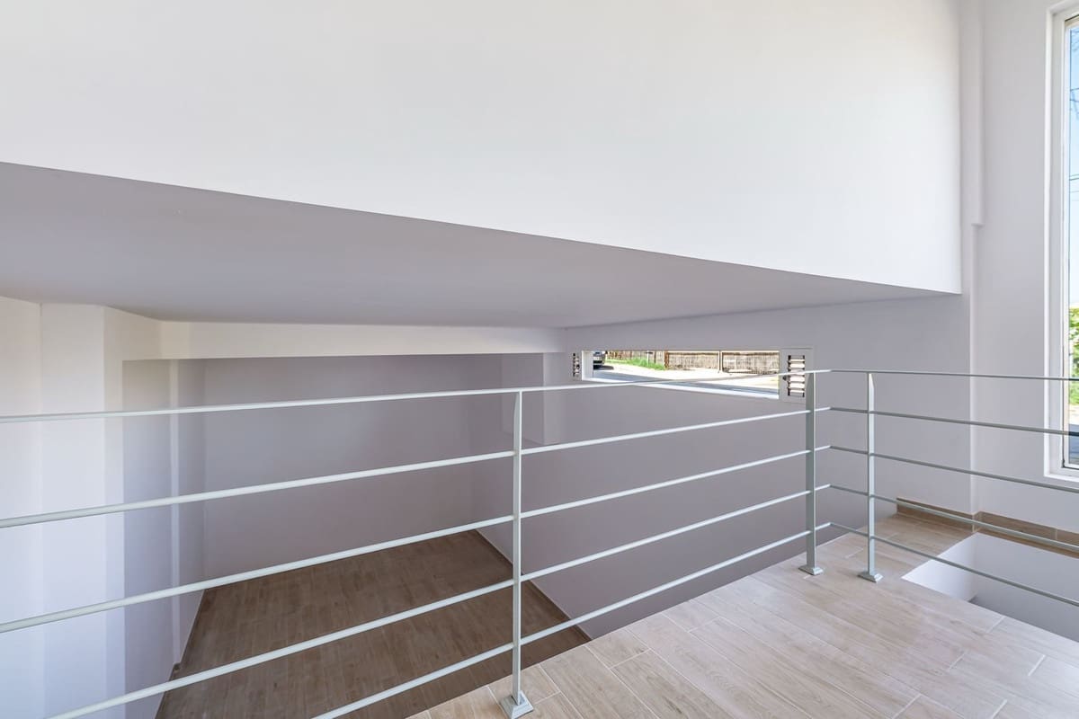 Office for rent in Cancelada - € 2,350 (Ref: 10021669)