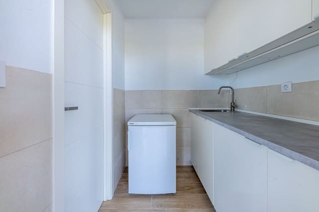 Office for rent in Cancelada, Estepona - € 2,350 (Ref: 10021669)
